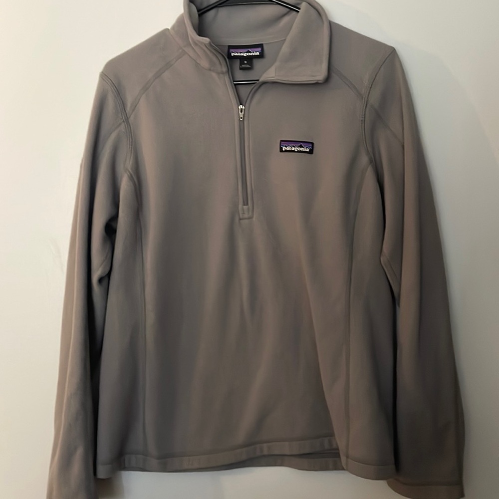 Patagonia sweatshirt. Quarter zip up.
